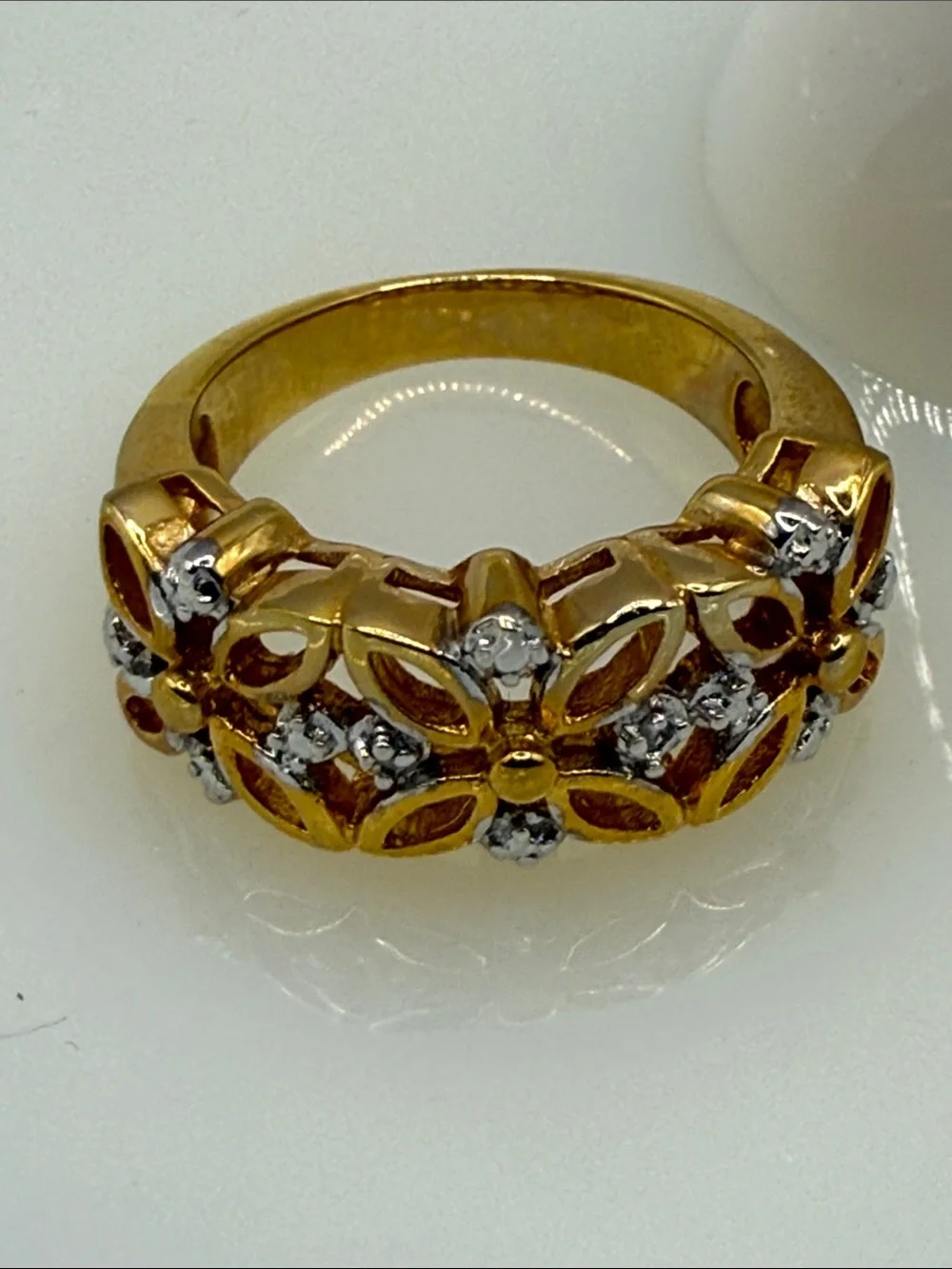 Vintage Gold plated brass diamond open work Floral Band Ring Silver tone Accents